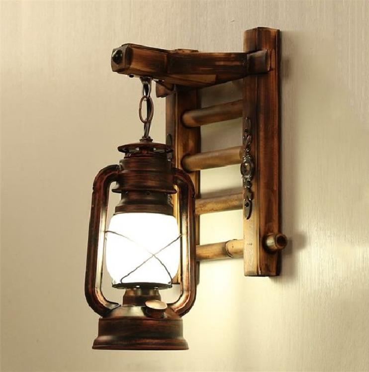 American Country Kerosin Lantern Antique Wall Lamp with Wooden Hanging Board